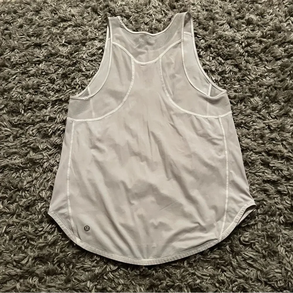 Lululemon white sculpt tank size 6